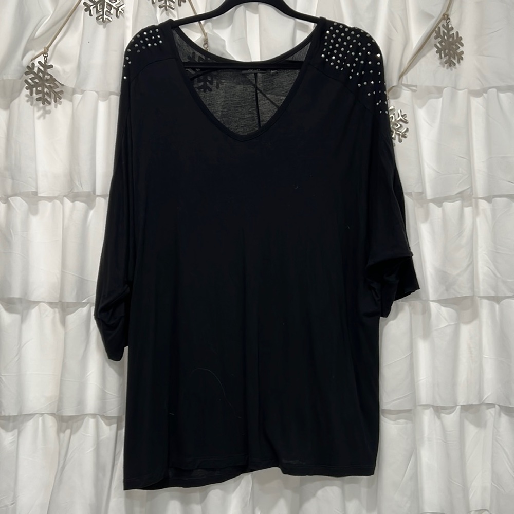 Black 3/4 sleeve top with sparkles on shoulders